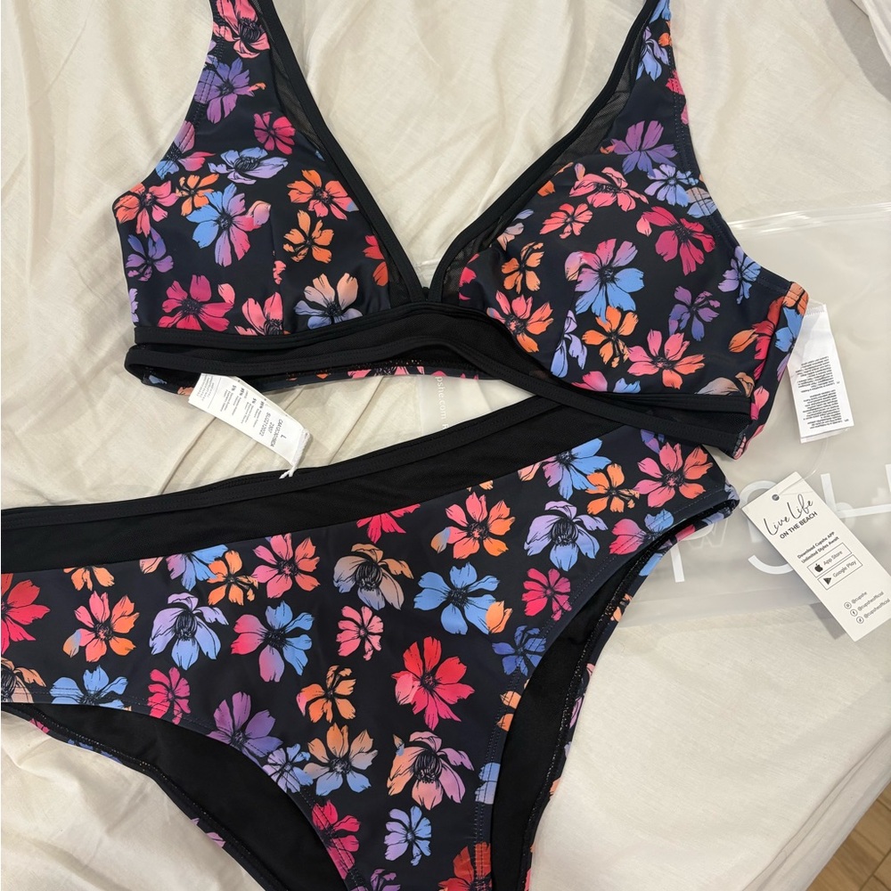 NWT Cupshe Black Floral Bikini Set, Large